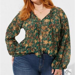 NWT Torrid Crinkle Chiffon Raglan Tie Front Blouse